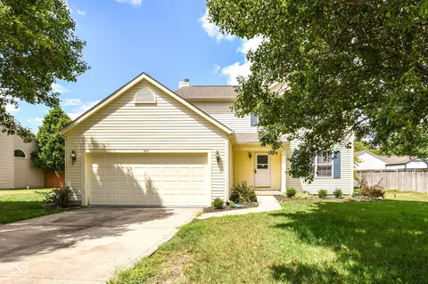 924 Thornwood Dr, Greenwood, IN 46143