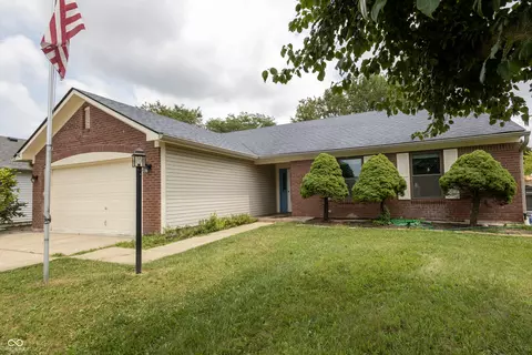 8107 Southern Trails Pl, Indianapolis, IN 46237