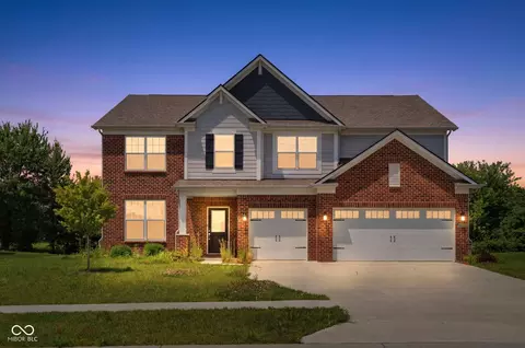 992 Kendrick St, Greenwood, IN 46143