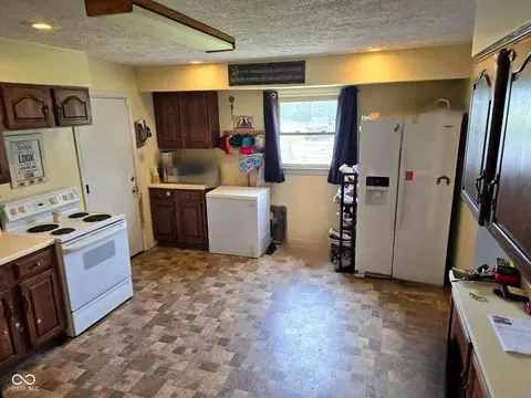 712 E Main St, Milroy, IN 46156 photo 13