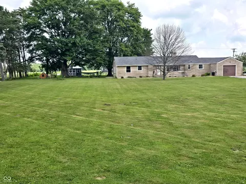 712 E Main St, Milroy, IN 46156 photo 2