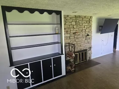 Living - 712 E Main St, Milroy, IN 46156 photo 2 of 2