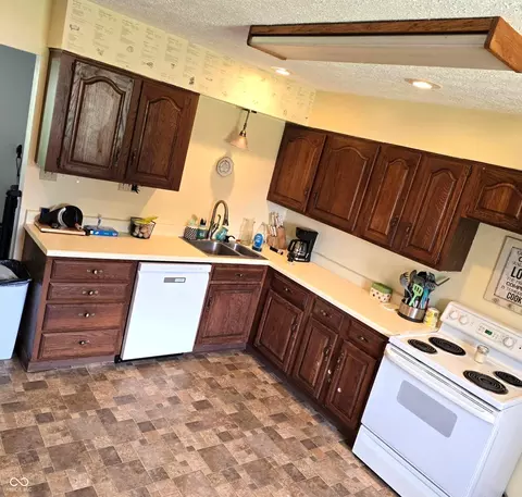 712 E Main St, Milroy, IN 46156 photo 12