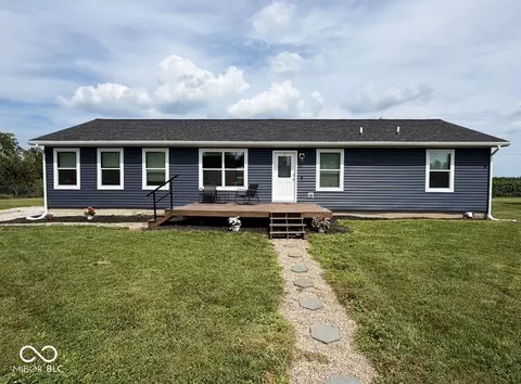 703 S Kerkhoff Ave, Otterbein, IN 47970