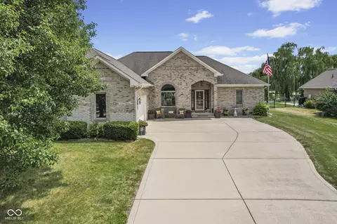 4949 W Cedar Creek Dr, New Palestine, IN 46163