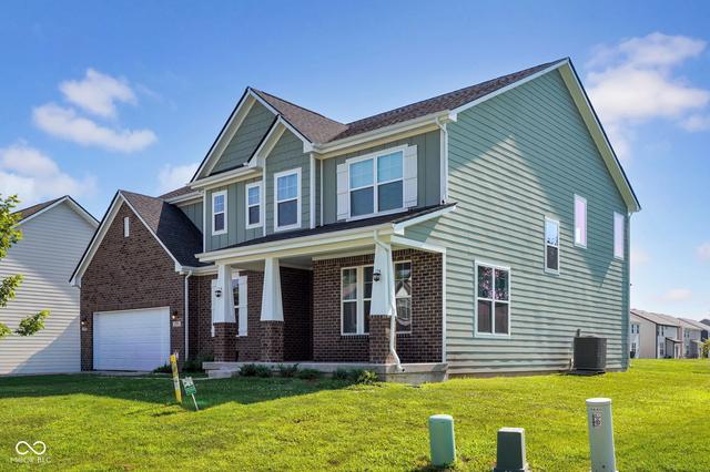 2731 Victory Dr, Columbus, IN 47203