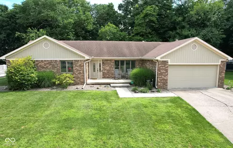 409 Hawthorn Dr, Crawfordsville, IN 47933