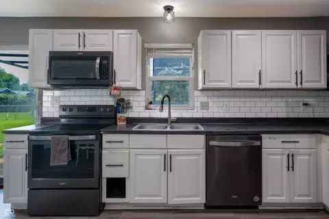 4703 W Compton Dr, Edinburgh, IN 46124 photo 19