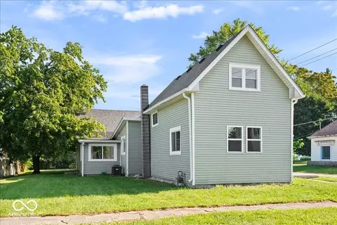 1322 S E St, Elwood, IN 46036
