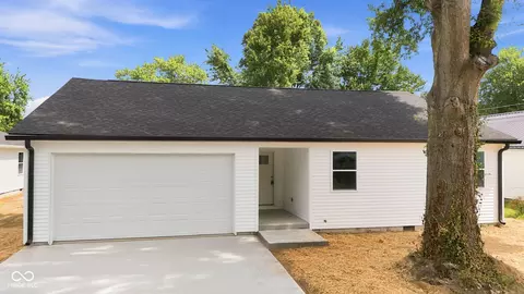 230 North St, Austin, IN 47102