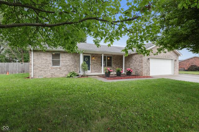 4534 Hackberry Dr, Columbus, IN 47201