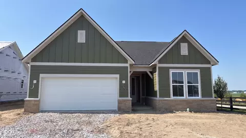 864 Alumroot Dr, Greenwood, IN 46143