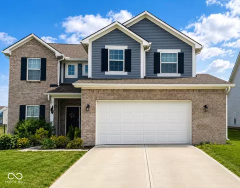 1669 N Clearwater Dr, Greenfield, IN 46140