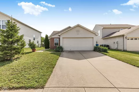 1807 Blue Lake Dr, Greenwood, IN 46143