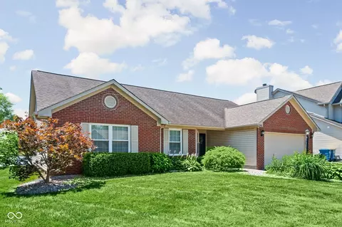 12992 Dellinger Dr, Fishers, IN 46038 photo 2