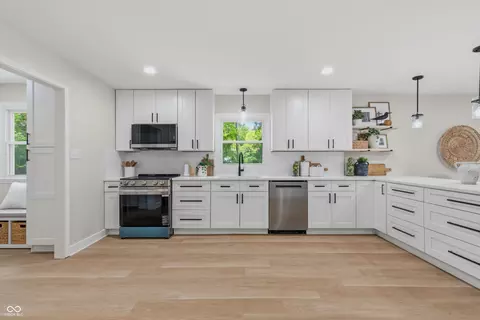 Kitchen - 7340 Cape Cod Cir, Indianapolis, IN 46250 photo 5 of 5