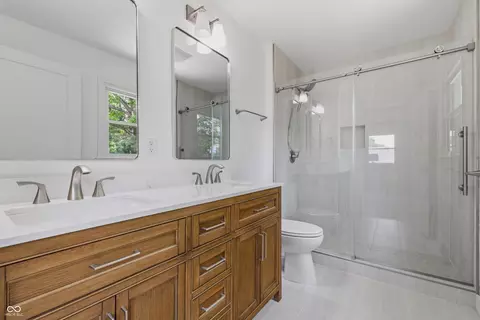 Bath - 7340 Cape Cod Cir, Indianapolis, IN 46250 photo 2 of 5
