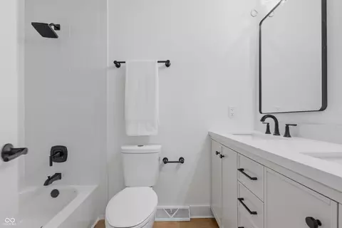 Bath - 7340 Cape Cod Cir, Indianapolis, IN 46250 photo 4 of 5