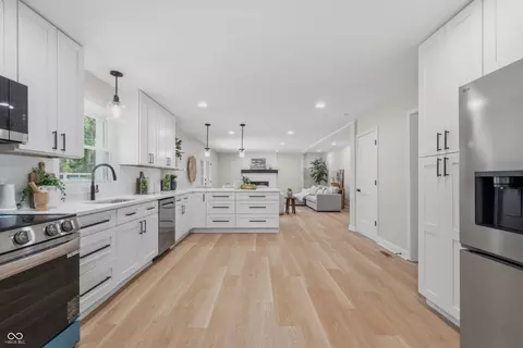 Kitchen - 7340 Cape Cod Cir, Indianapolis, IN 46250 photo 4 of 5