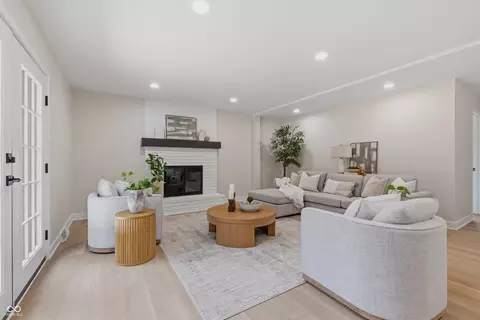 Living - 7340 Cape Cod Cir, Indianapolis, IN 46250 photo 2 of 3