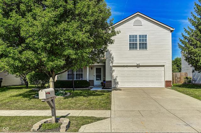 2732 Monarchy Ln, Greenwood, IN 46143