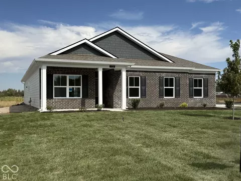 7728 Magnolia St, New Palestine, IN 46163