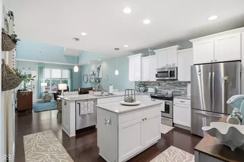 Kitchen - 447 Firefly Ln, Carmel, IN 46032 photo 3 of 8