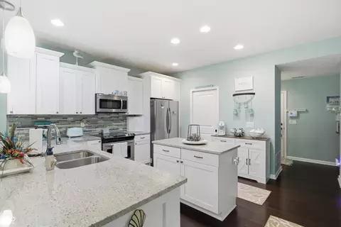 Kitchen - 447 Firefly Ln, Carmel, IN 46032 photo 6 of 8