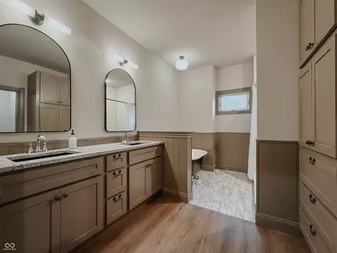 Bath - 403 Main, Hope, IN 47246 photo 1 of 11