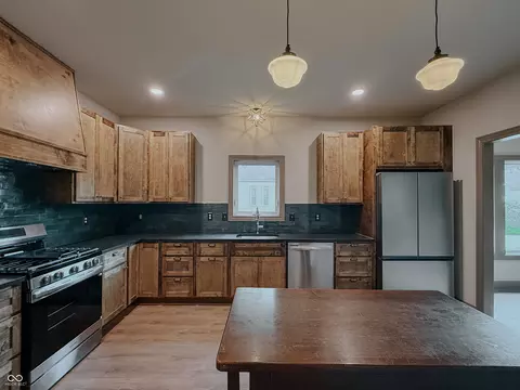 Kitchen - 403 Main, Hope, IN 47246 photo 3 of 5