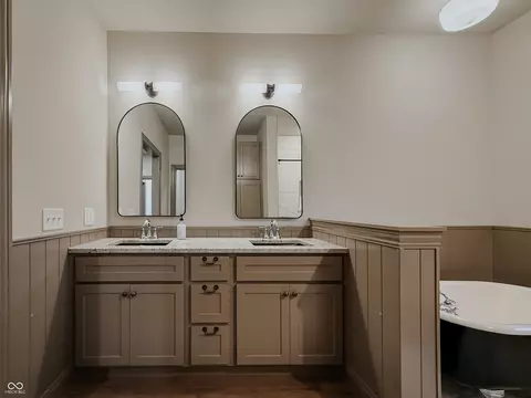 Bath - 403 Main, Hope, IN 47246 photo 2 of 11
