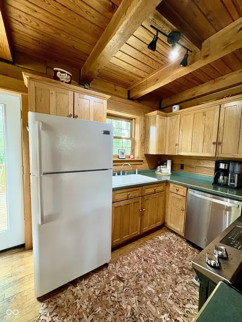 Kitchen - 14398 N 300 E, Covington, IN 47932 photo 1 of 2