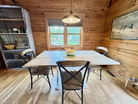 Dining - 14398 N 300 E, Covington, IN 47932 photo 1 of 1