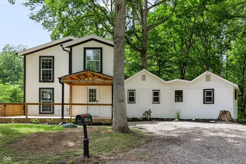 8592 S Nash Dr, Nineveh, IN 46164