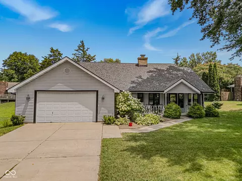 565 Luse Dr, Columbus, IN 47201