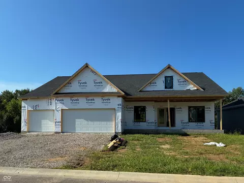 3705 Maple Ridge Trl, Columbus, IN 47201