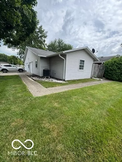 8001 Xenia Dr, Indianapolis, IN 46227