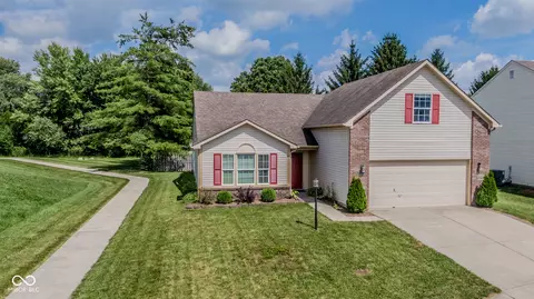 9105 Robey Meadows Ln, Indianapolis, IN 46234