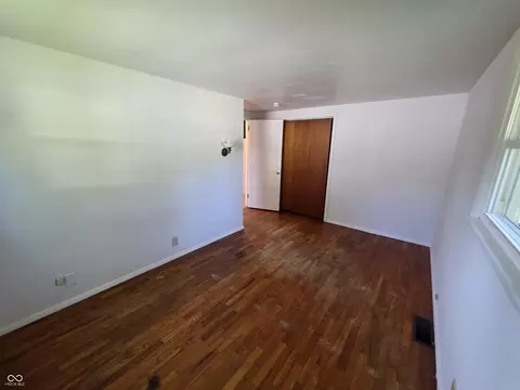 Bedroom - 532 E Bond Ave, Marion, IN 46952 photo 2 of 2