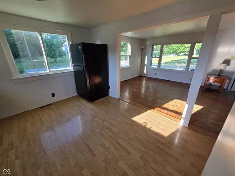 Living - 532 E Bond Ave, Marion, IN 46952 photo 3 of 3