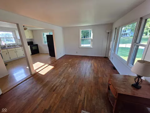 Living - 532 E Bond Ave, Marion, IN 46952 photo 1 of 3