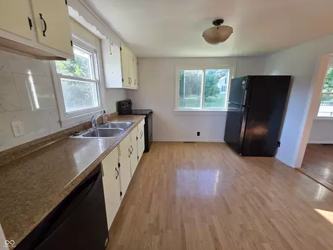 Kitchen - 532 E Bond Ave, Marion, IN 46952 photo 1 of 2