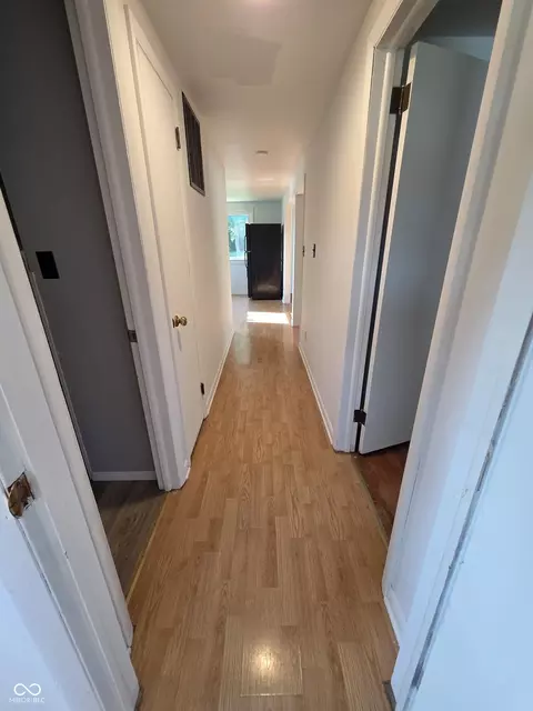 Entry Way - 532 E Bond Ave, Marion, IN 46952 photo 2 of 2