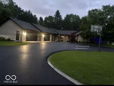 8637 Railroad Rd, Indianapolis, IN 46217