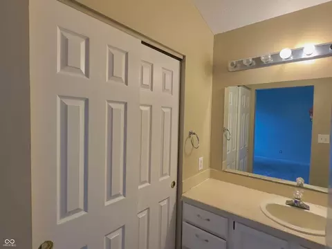 2702 E 56th St, Indianapolis, IN 46220 photo 5
