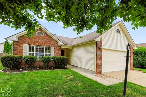 10348 Northbrook Dr, Fishers, IN 46038