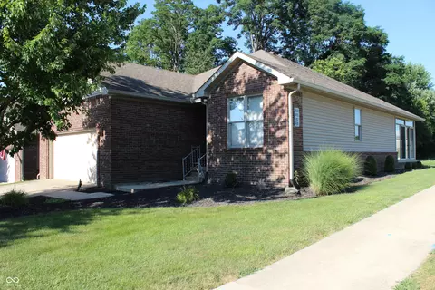 499 Ridgeland Rd, Greencastle, IN 46135