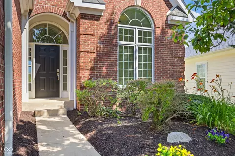 9012 Crystal Lake Dr, Indianapolis, IN 46240