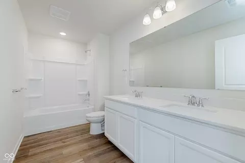 Bath - 2568 Madison Ln, Plainfield, IN 46168 photo 2 of 2