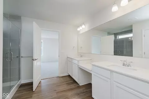 Bath - 2568 Madison Ln, Plainfield, IN 46168 photo 1 of 2